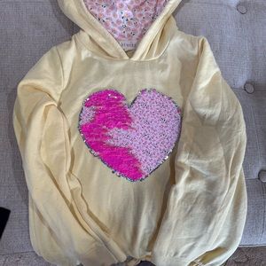 One yellow pullover shirt in knit very soft